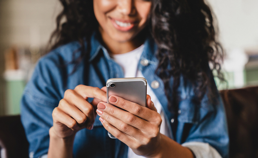 Image de l’écran d’un téléphone mobile présentant l’application de la brigade axecible.